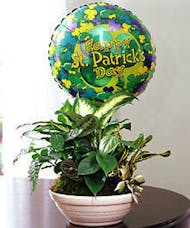 St. Patricks Planter With Balloon!